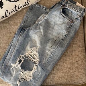 American Eagle Highest arise Mom Jean